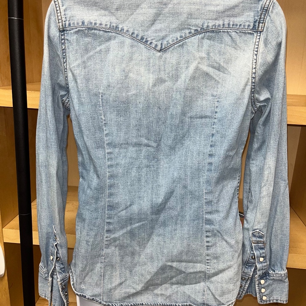 LEVIS SNAP BUTTON DENIM SHIRT SHACKET WOMENS SMALL - Picture 3 of 4